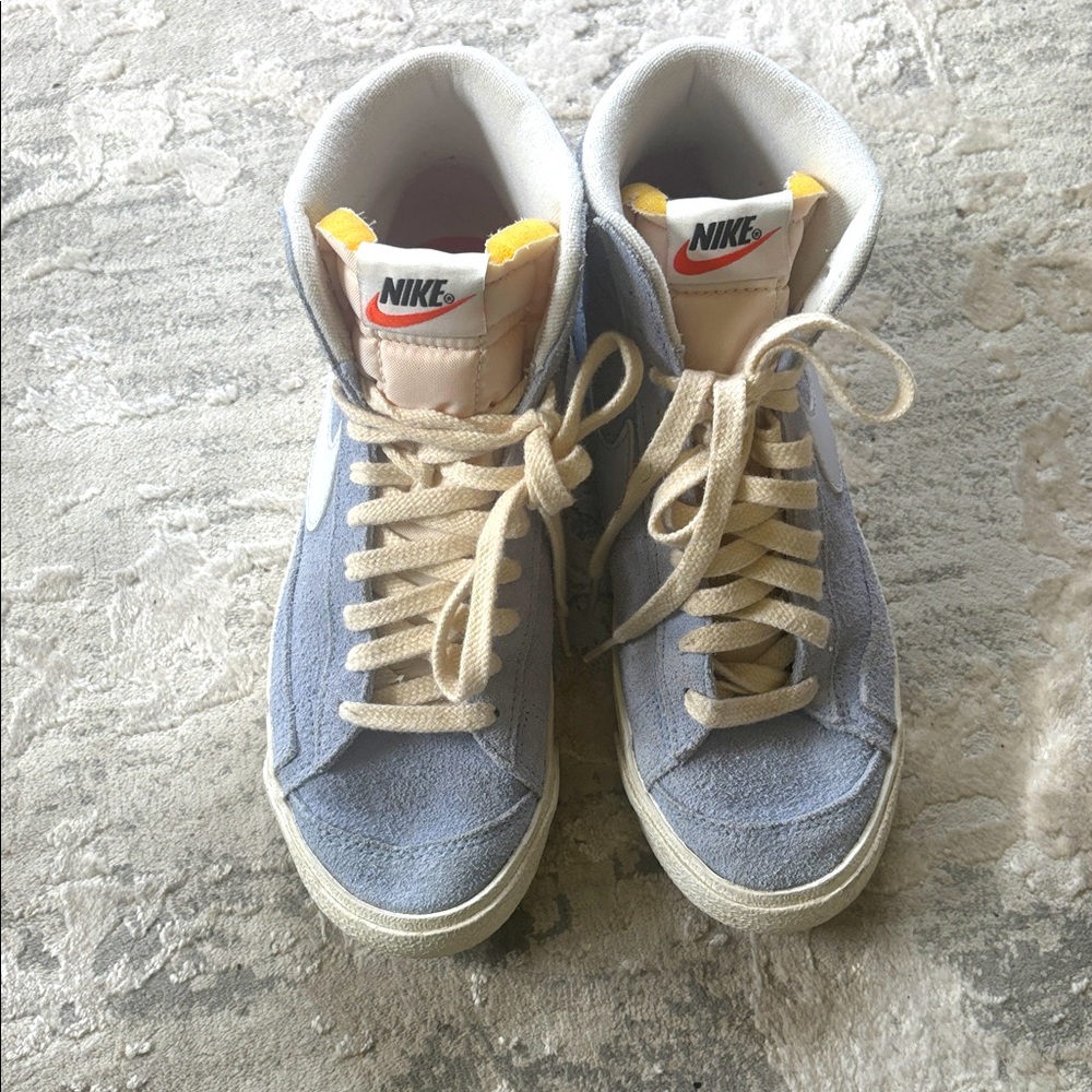Nike High-Top Sneakers in Light Blue, used, size 7
